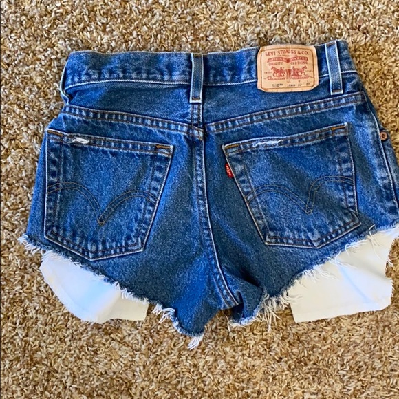 Levi’s cut off shorts - Picture 2 of 2